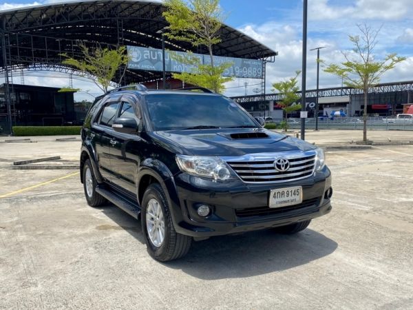 Toyota Fortuner 3.0 V 2WD A/T ปี 2015